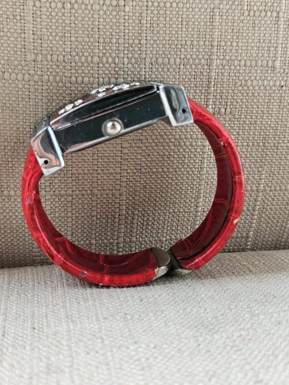 Vintage Via Nova Ladies Wristwatch Cuff Red/Silver Tone Analog Quartz Watch - Picture 6 of 12